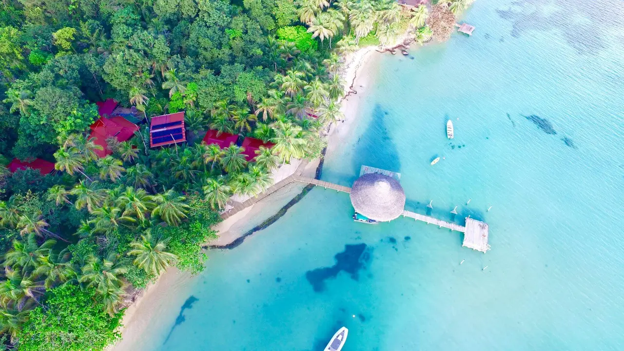 Casa Cayuco Eco-Adventure Lodge