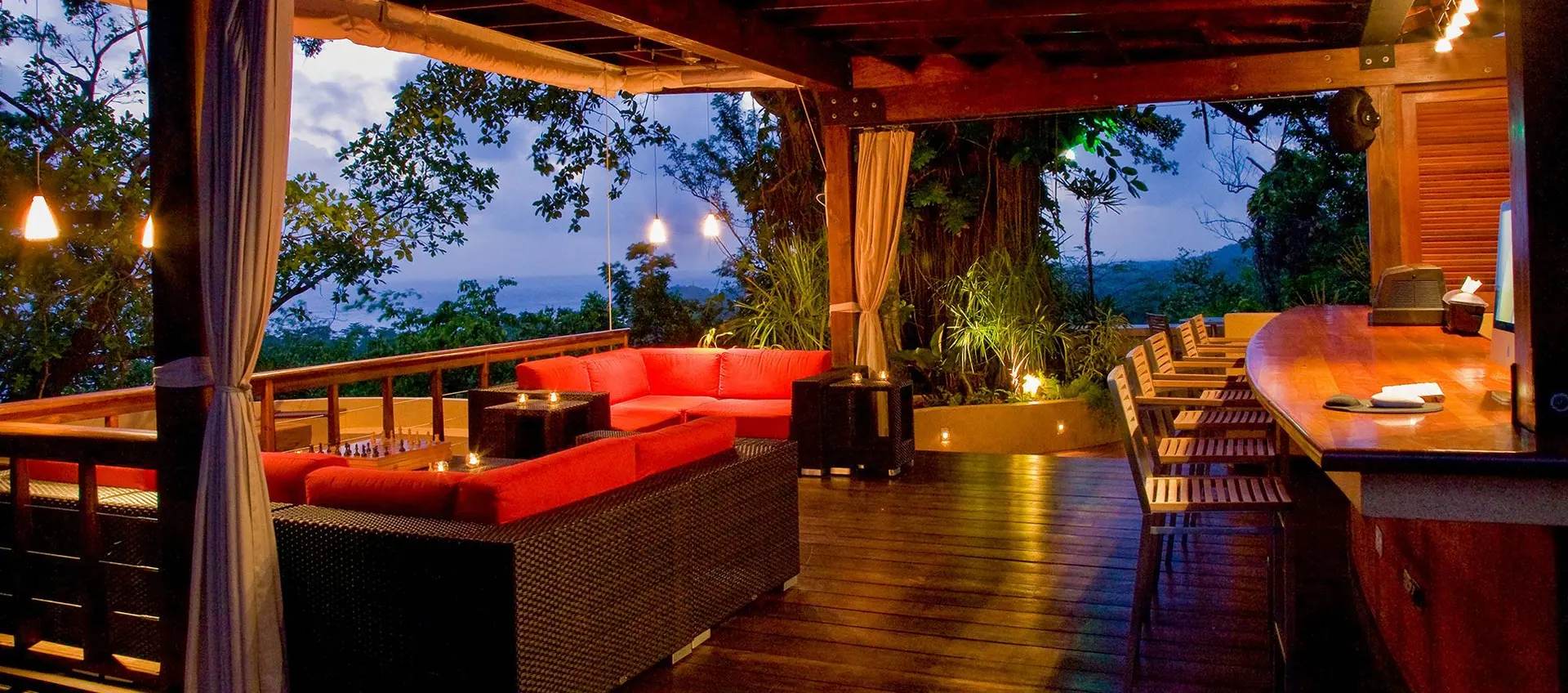 Dining Alfresco image 2