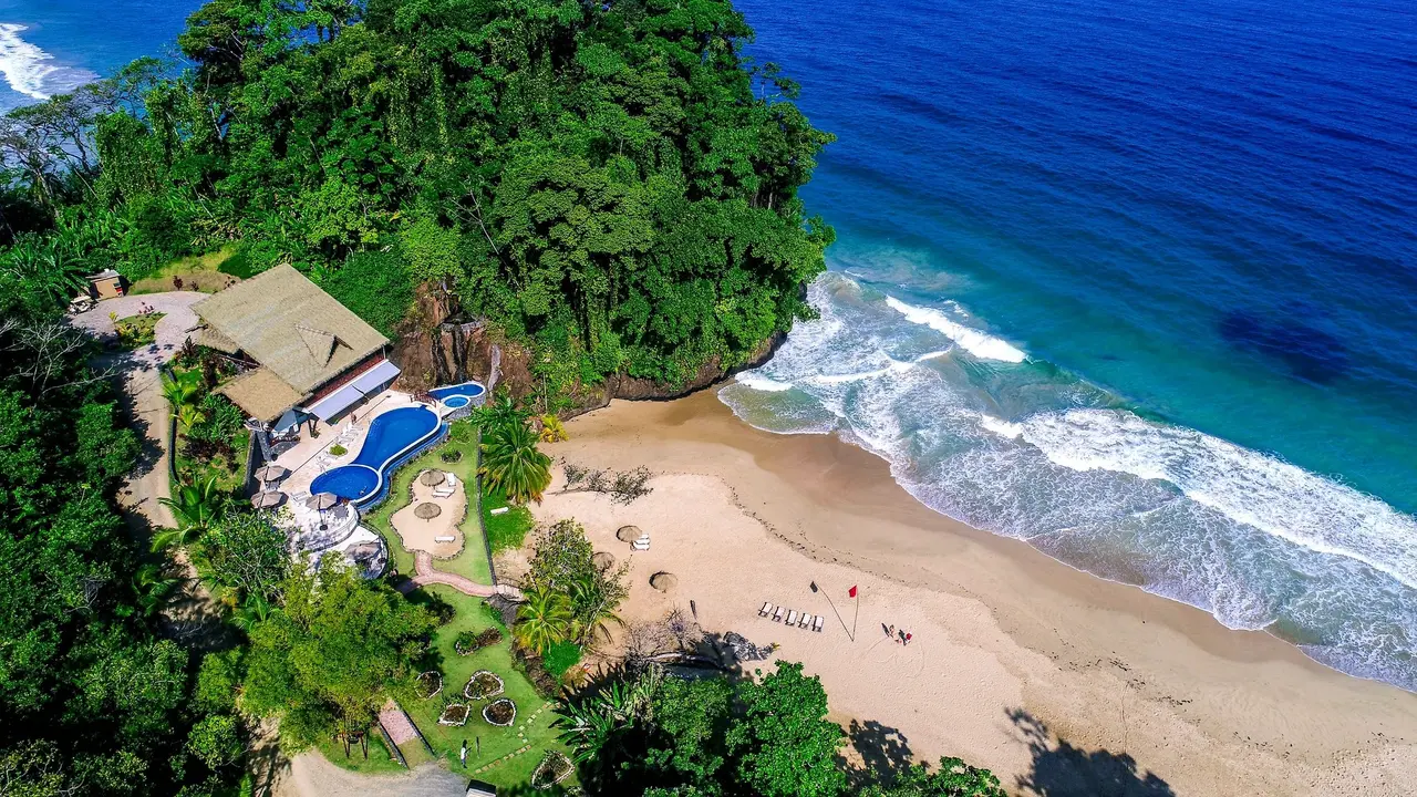 Red Frog Beach Island Resort