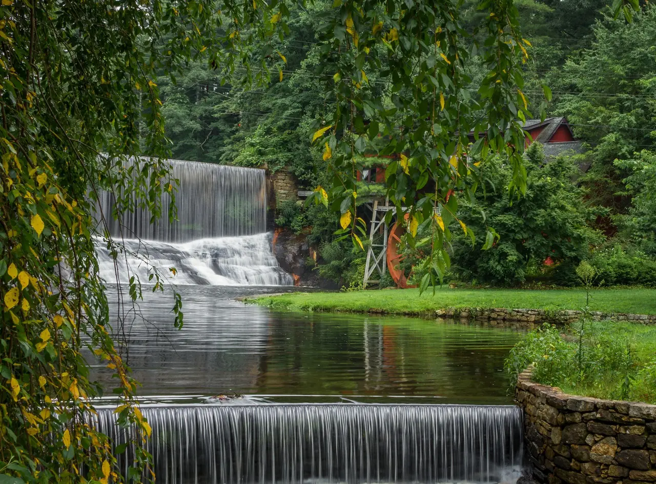 Highland Lake Inn Lake Resort