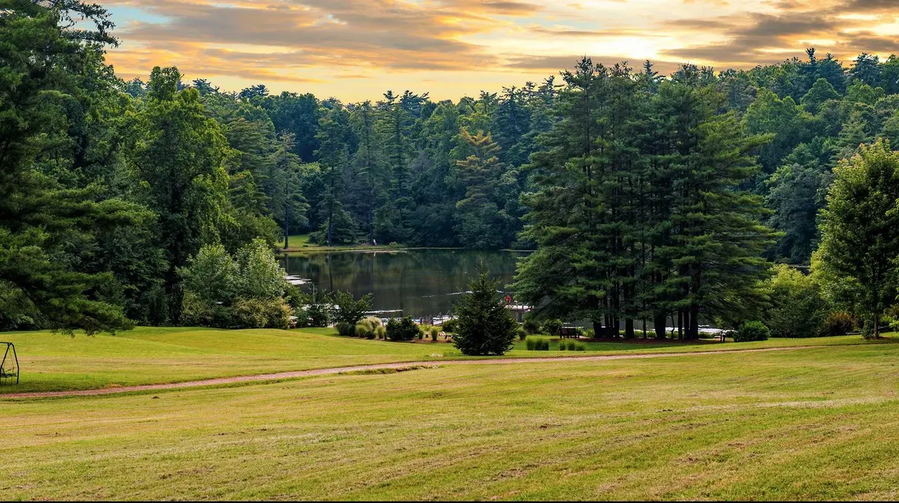 Highland Lake Inn Lake Resort