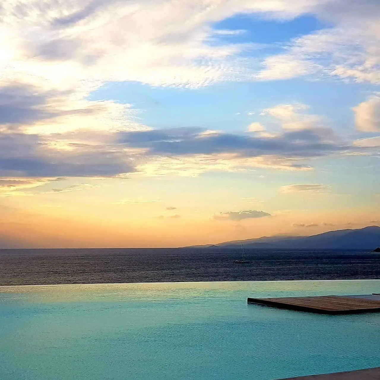 Κouros Hotel and Suites