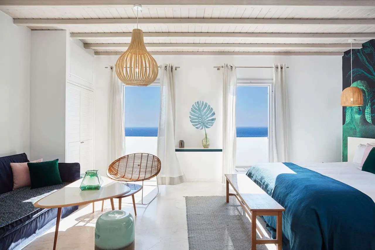 Κouros Hotel and Suites
