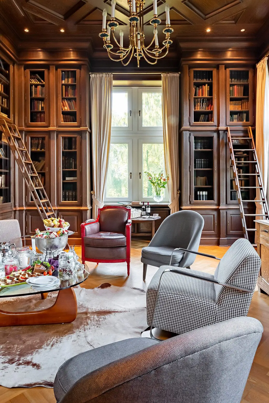 Informal Room image 2