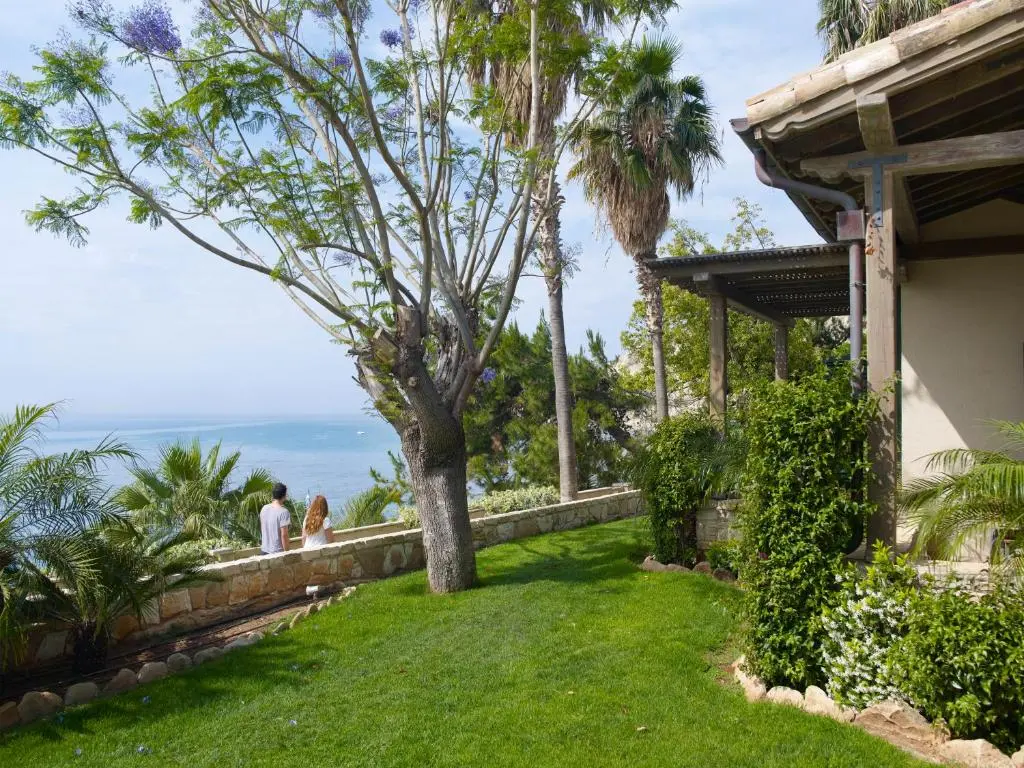 Columbia Beach Resort