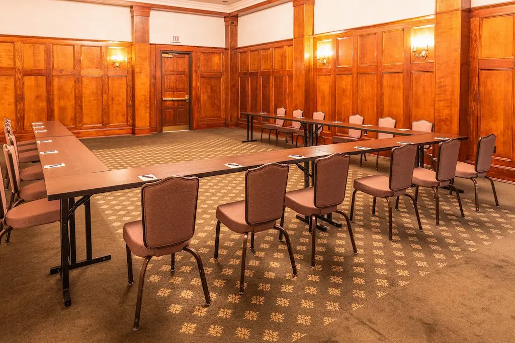 Executive Conference Center image 3