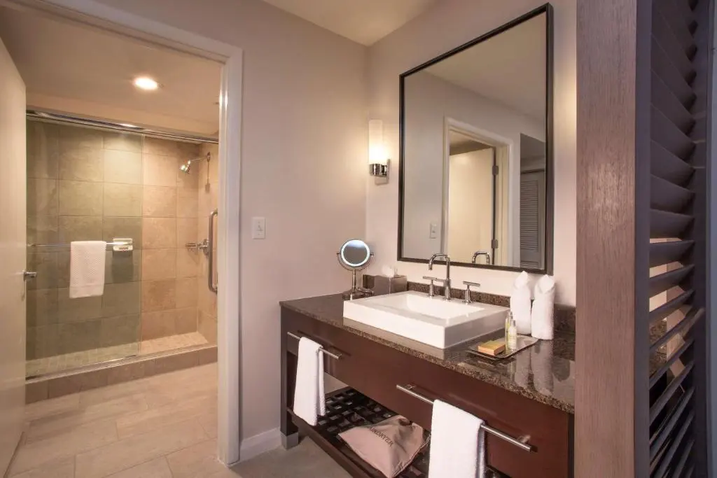 DoubleTree by Hilton Hollywood Beach