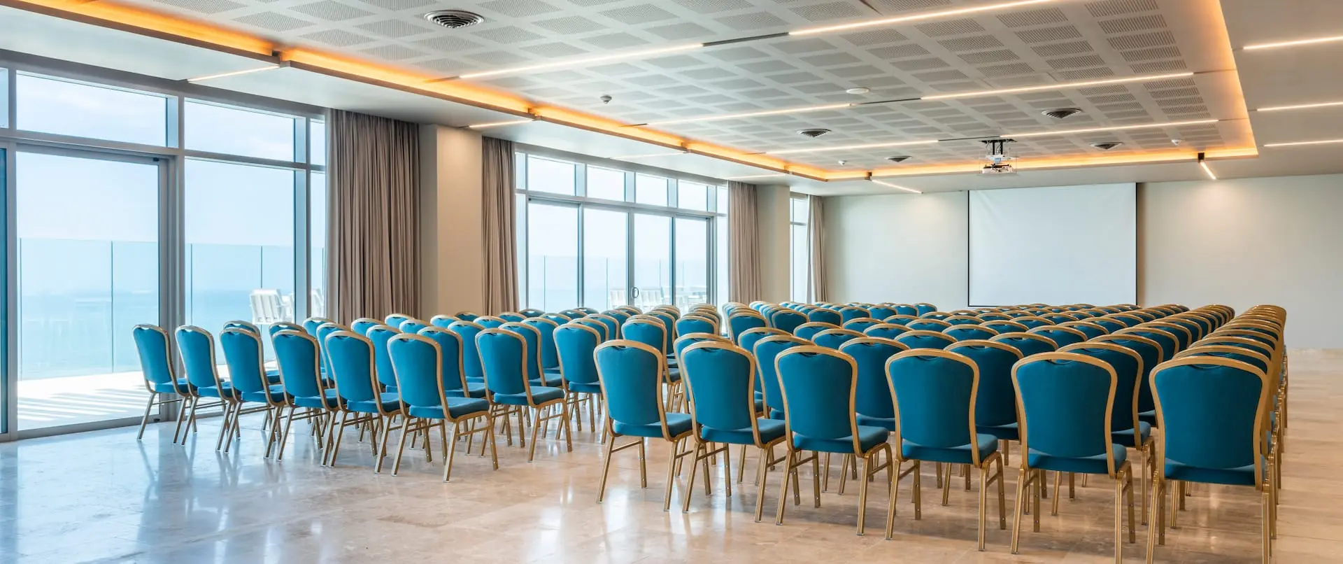 Sky Bar Meeting Room image 2