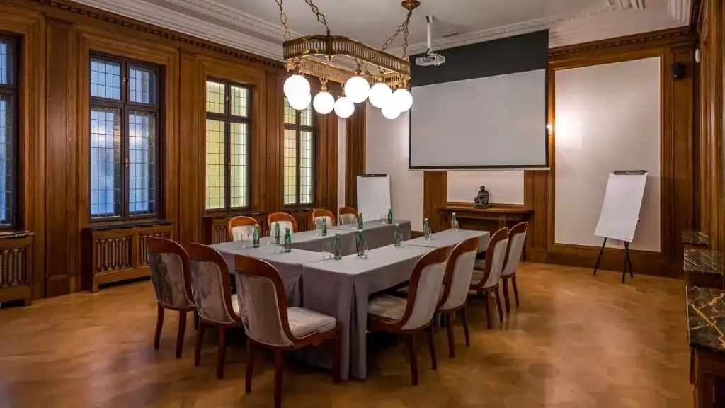 Capital Business Salon image 1