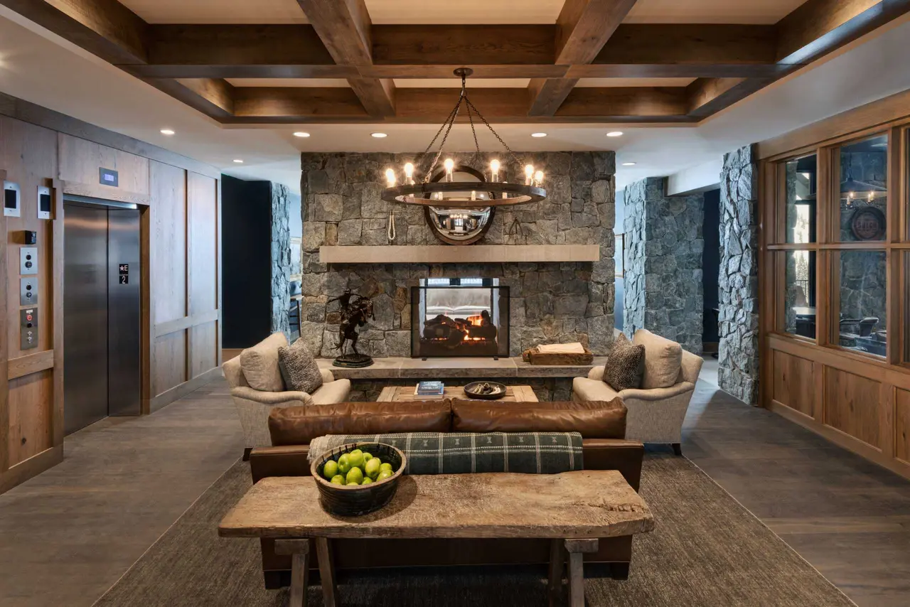 Snowpine Lodge