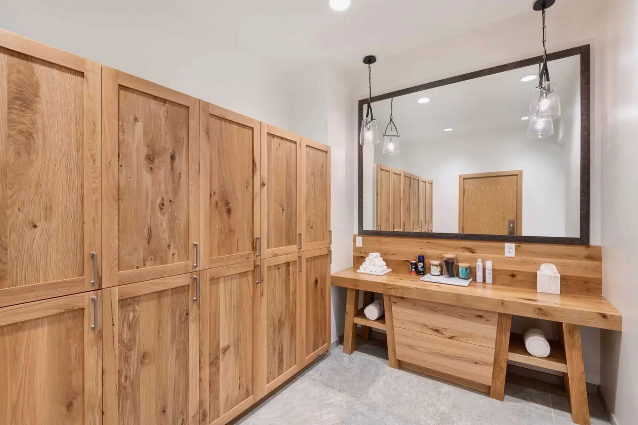 Snowpine Lodge