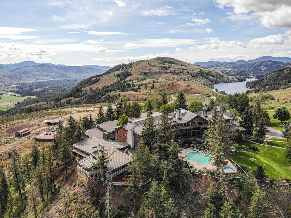 Sun Mountain Lodge