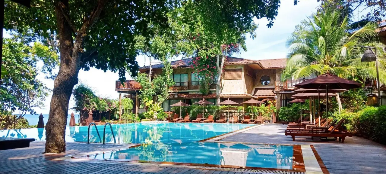 Birds and Bees Resort