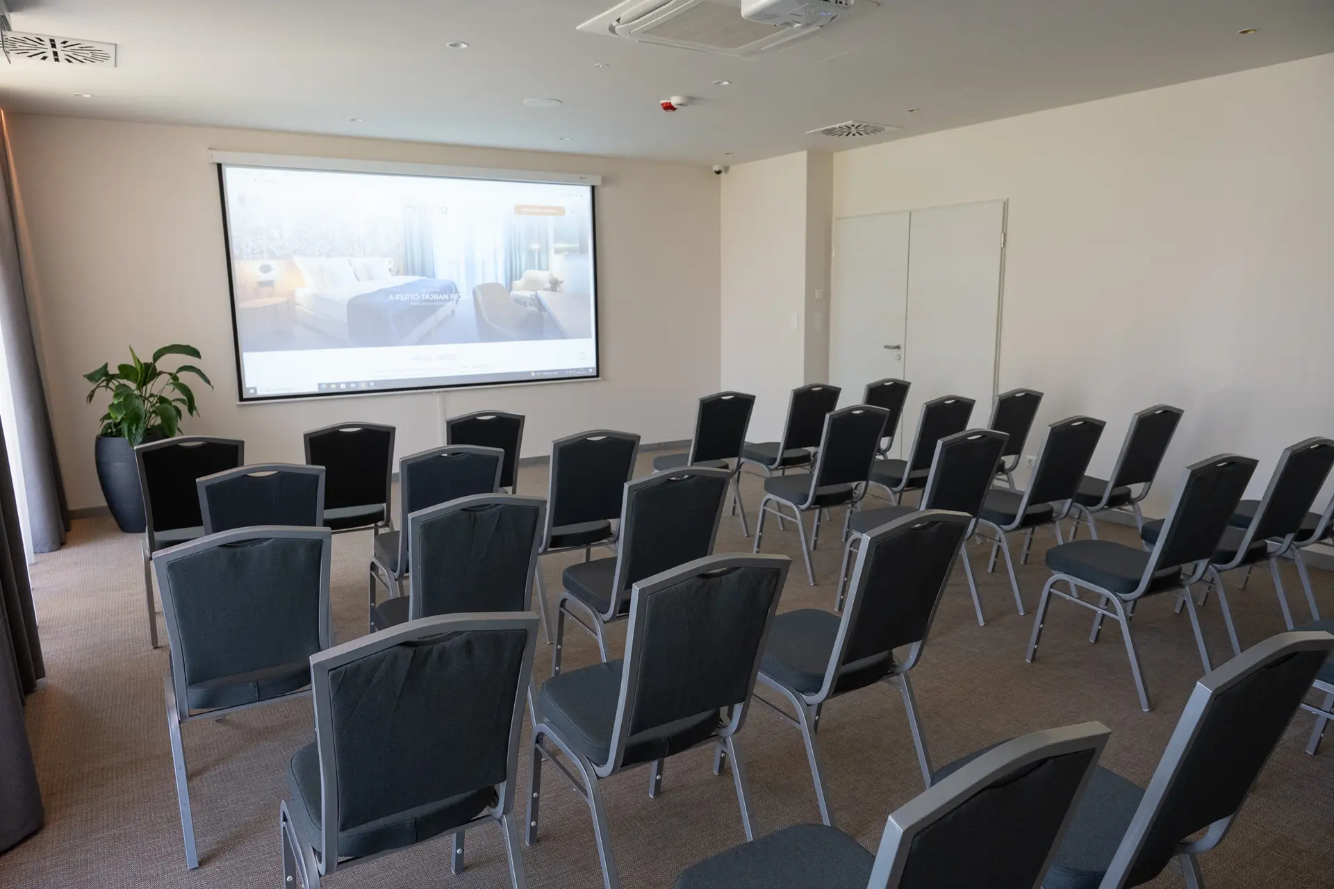 Meeting Room image 2