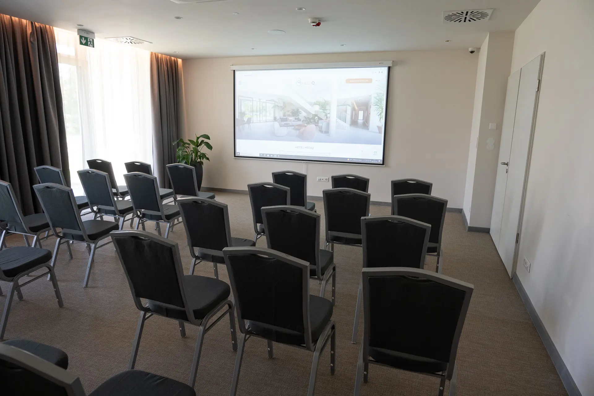 Meeting Room image 3