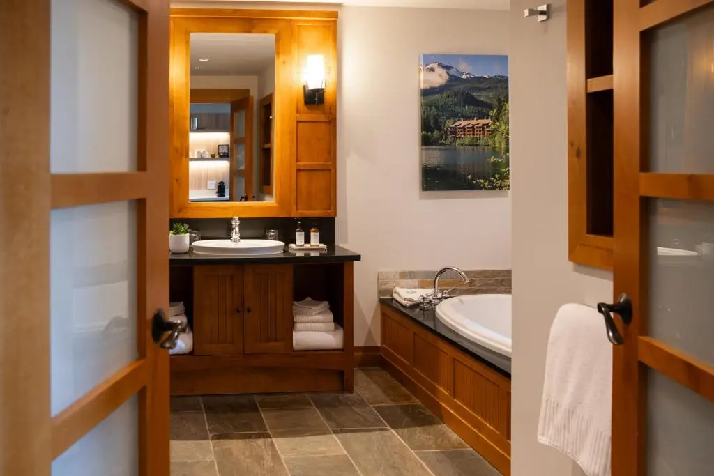 Nita Lake Lodge