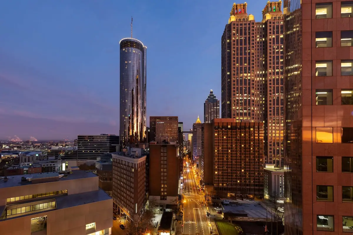 The Candler Hotel Atlanta, Curio Collection by Hilton