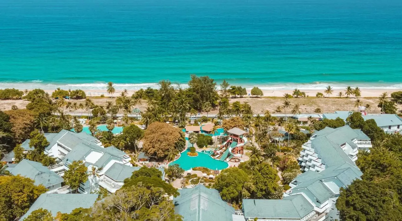 Thavorn Palm Beach Resort