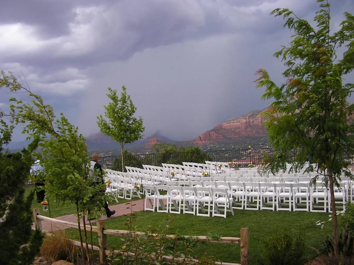 Sky Ranch Lodge