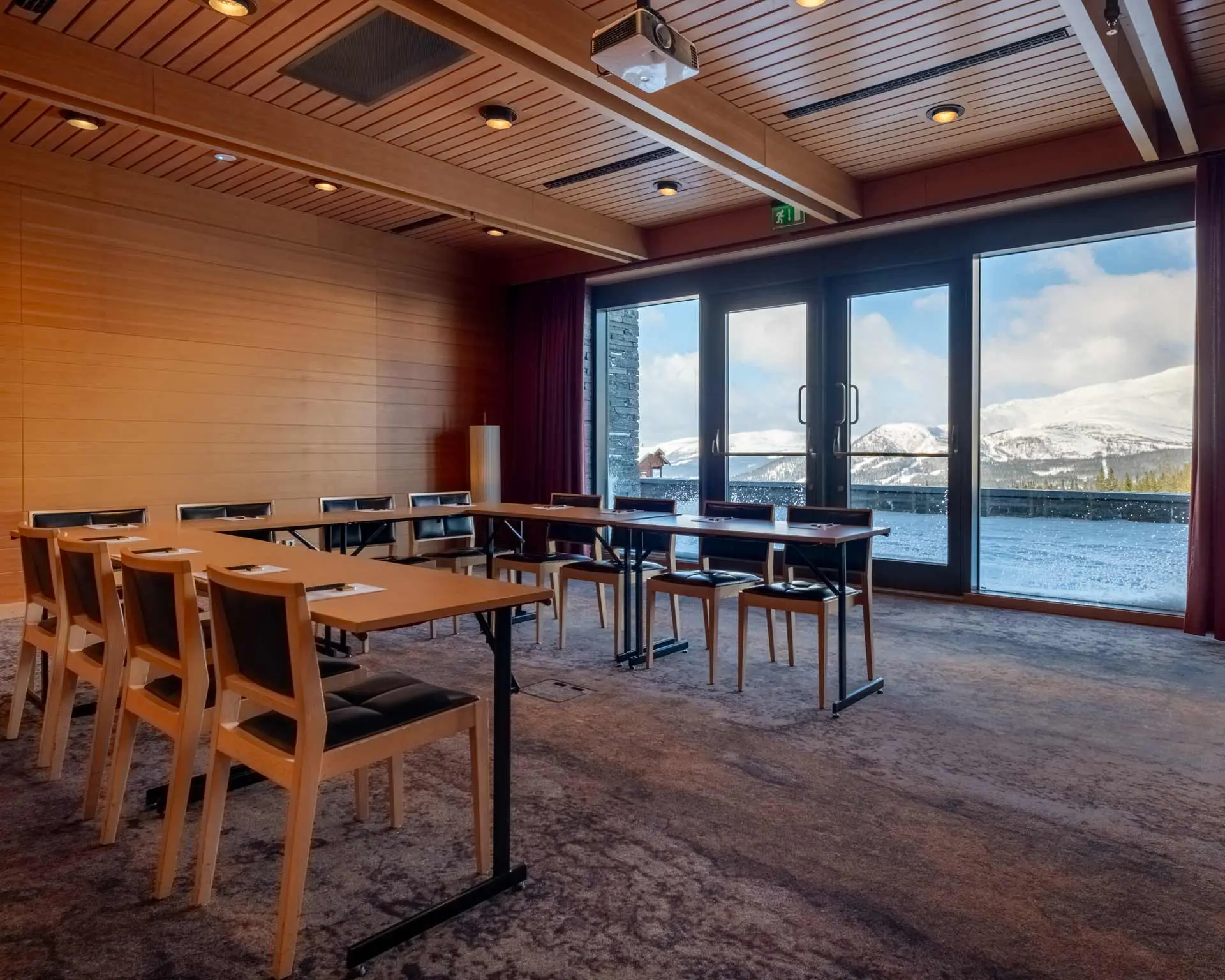 Conference room C6 image 2