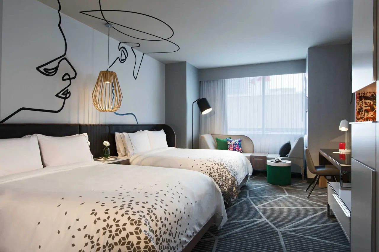 Renaissance Montreal Downtown Hotel