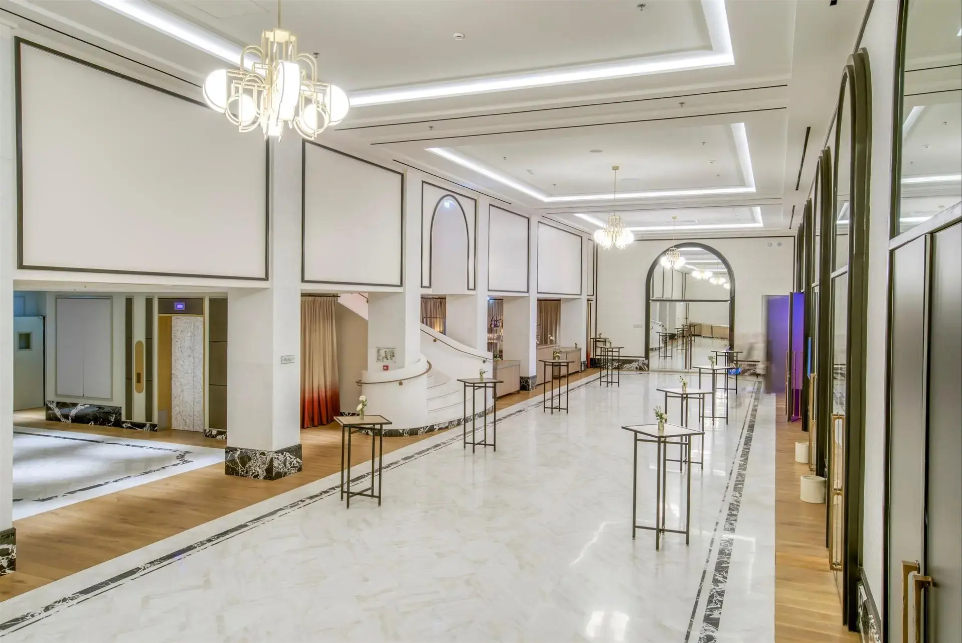 Foyer Croisette image 1