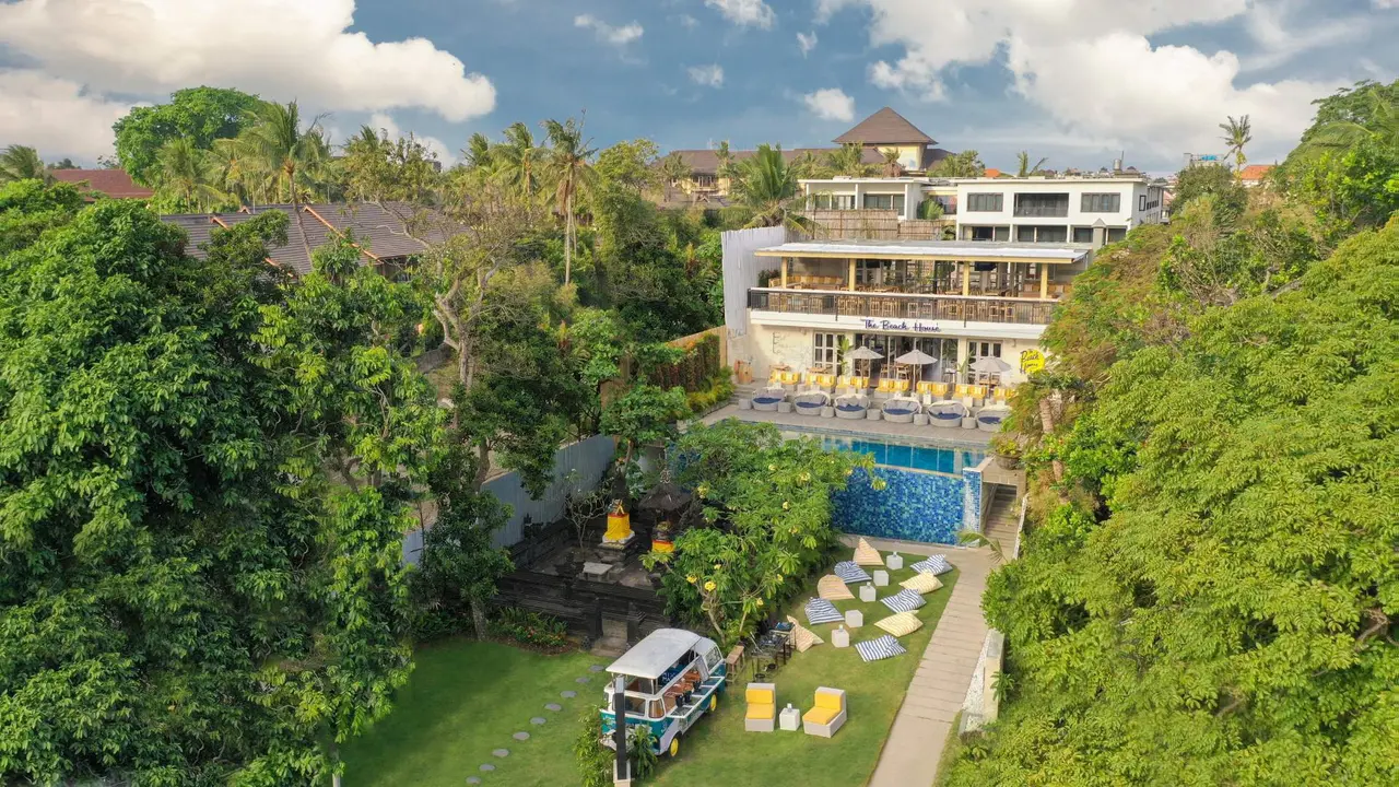 Away Bali Camakila