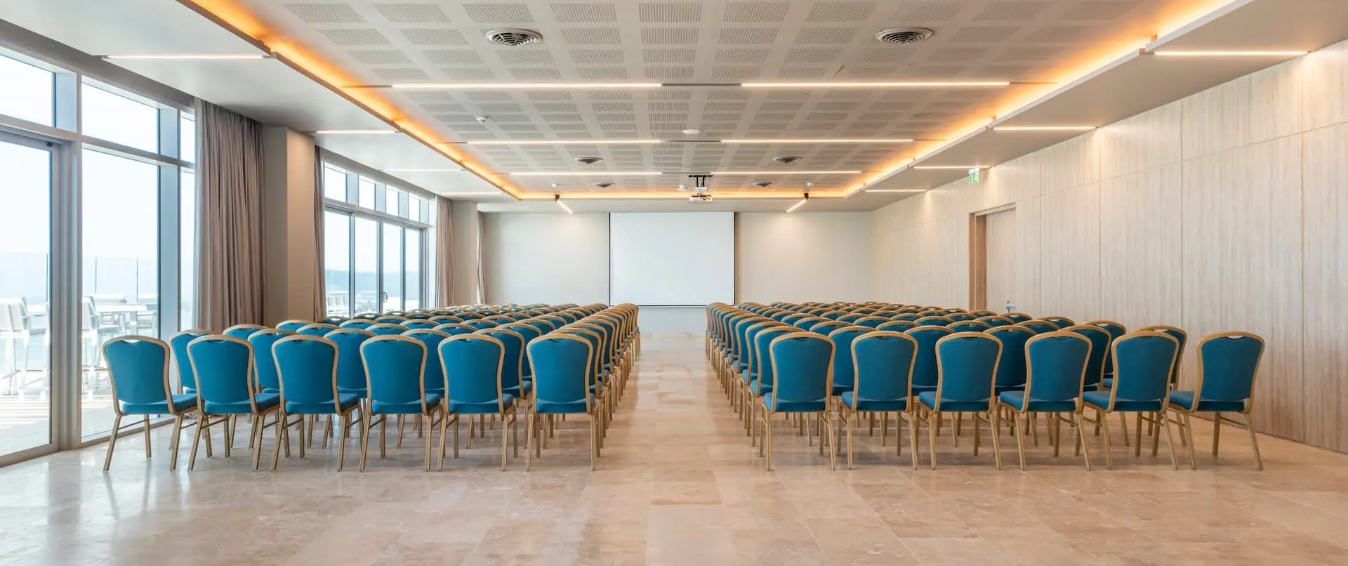 Sky Bar Meeting Room image 5