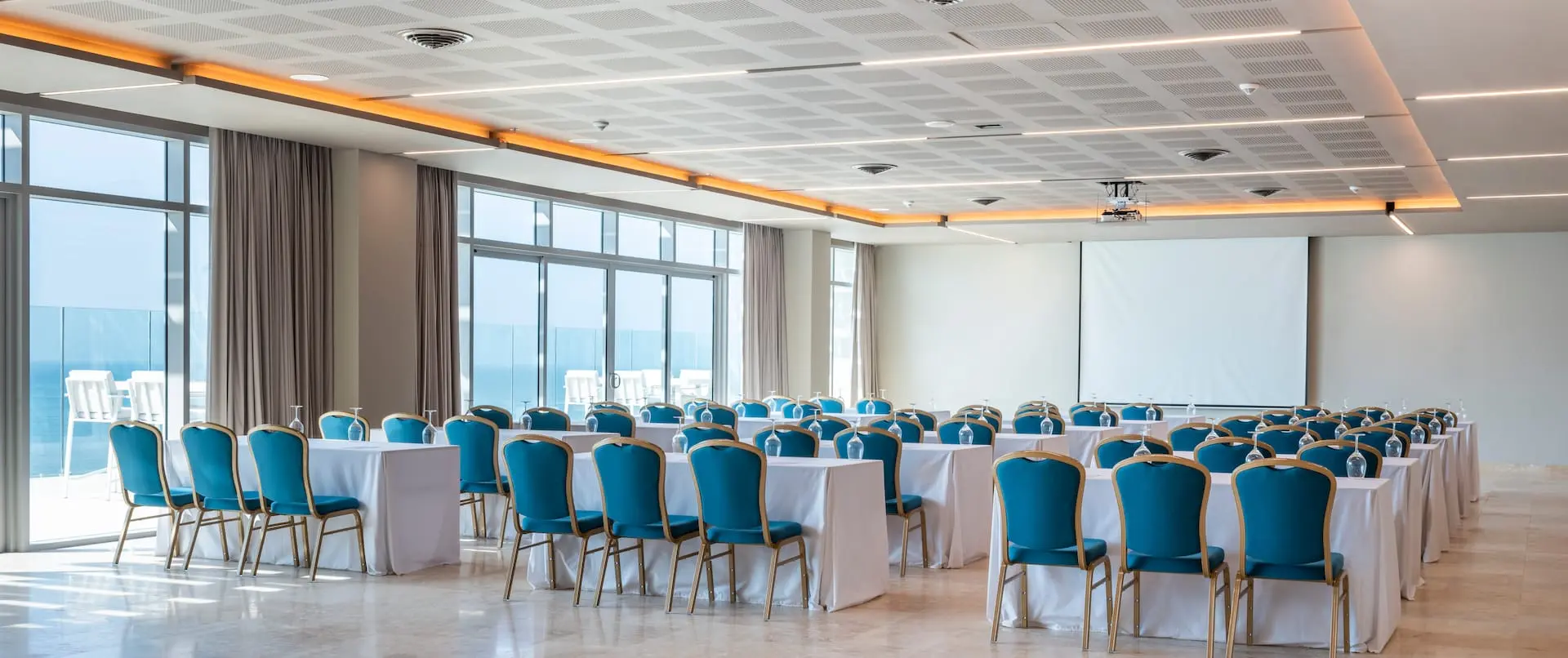 Sky Bar Meeting Room image 4