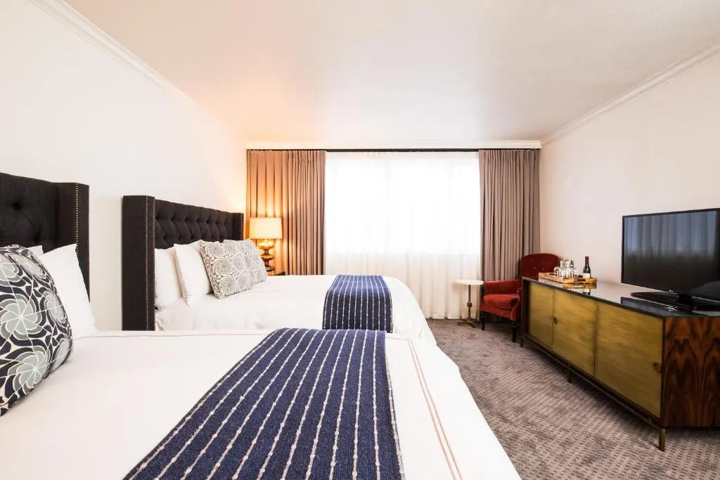 Hotel Ella