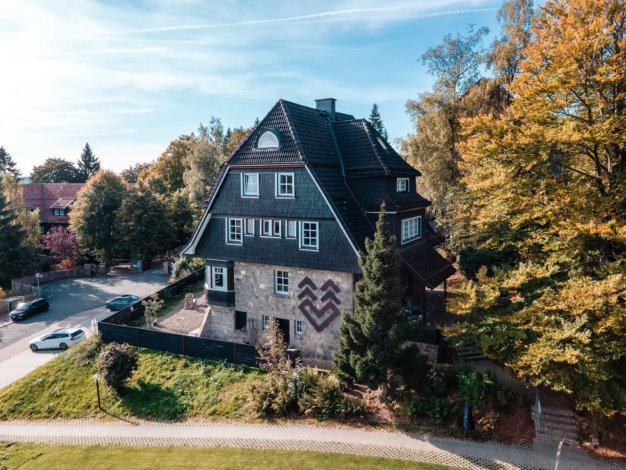THE HEARTS HOTEL