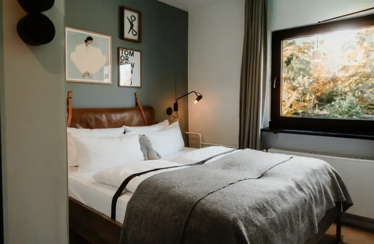 THE HEARTS HOTEL