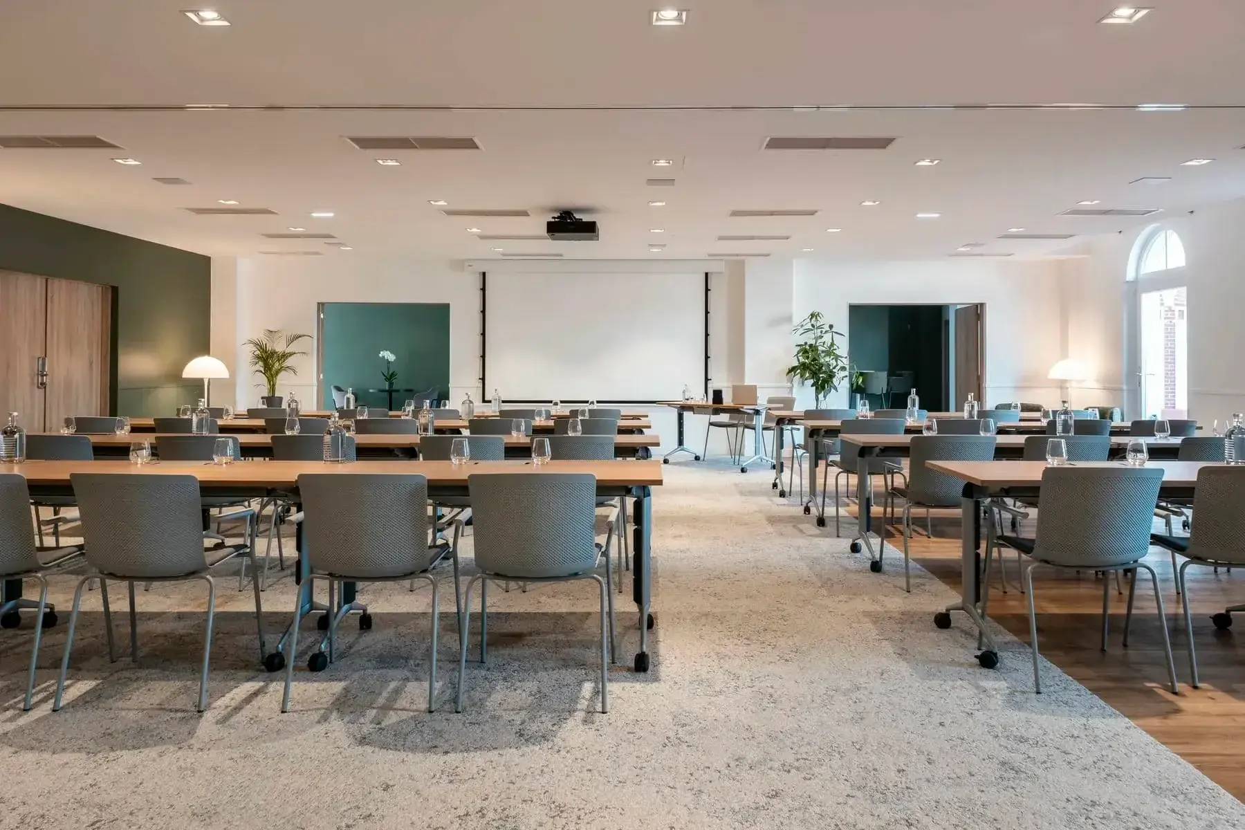 Salon Maintespan image 2