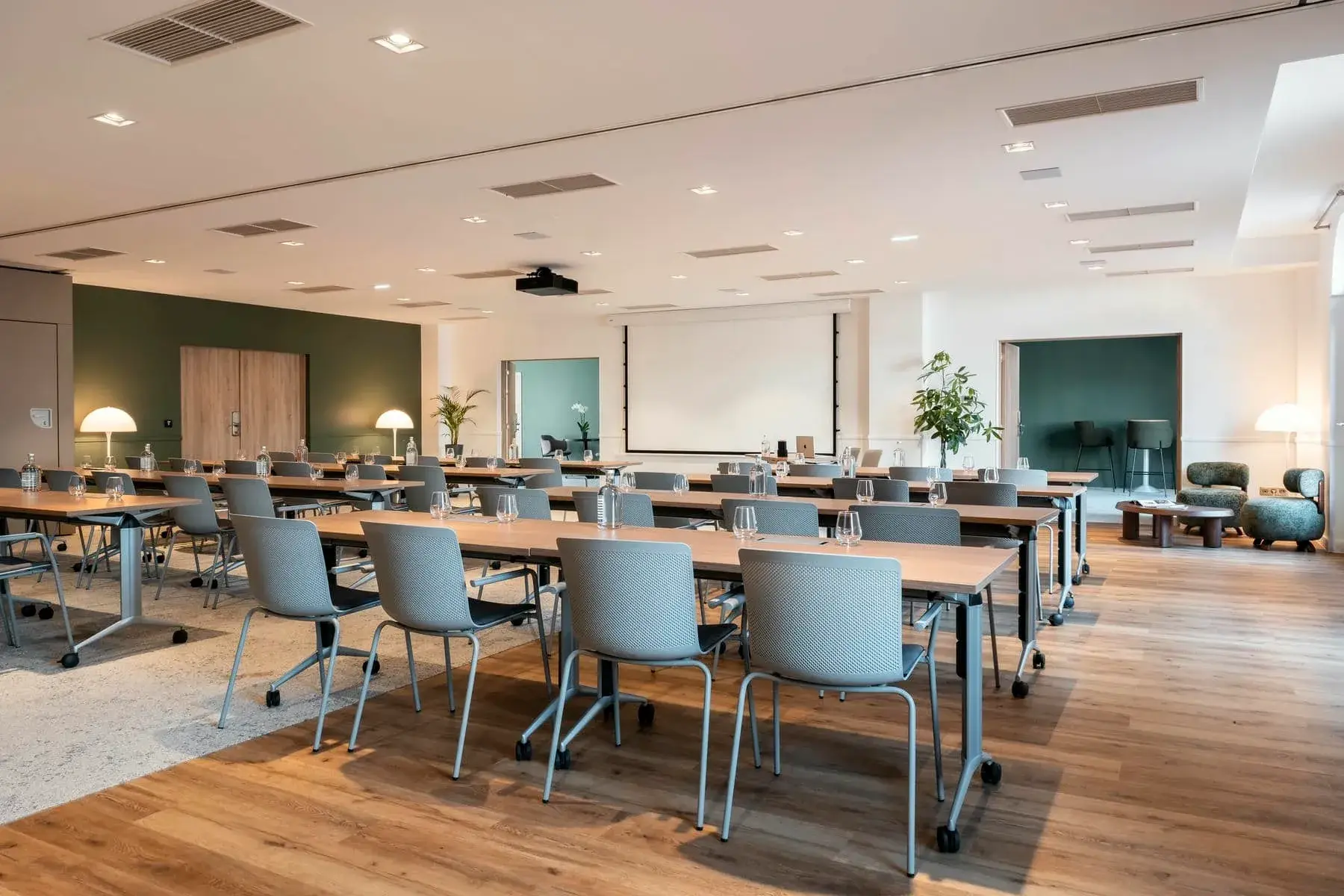 Salon Maintespan image 1