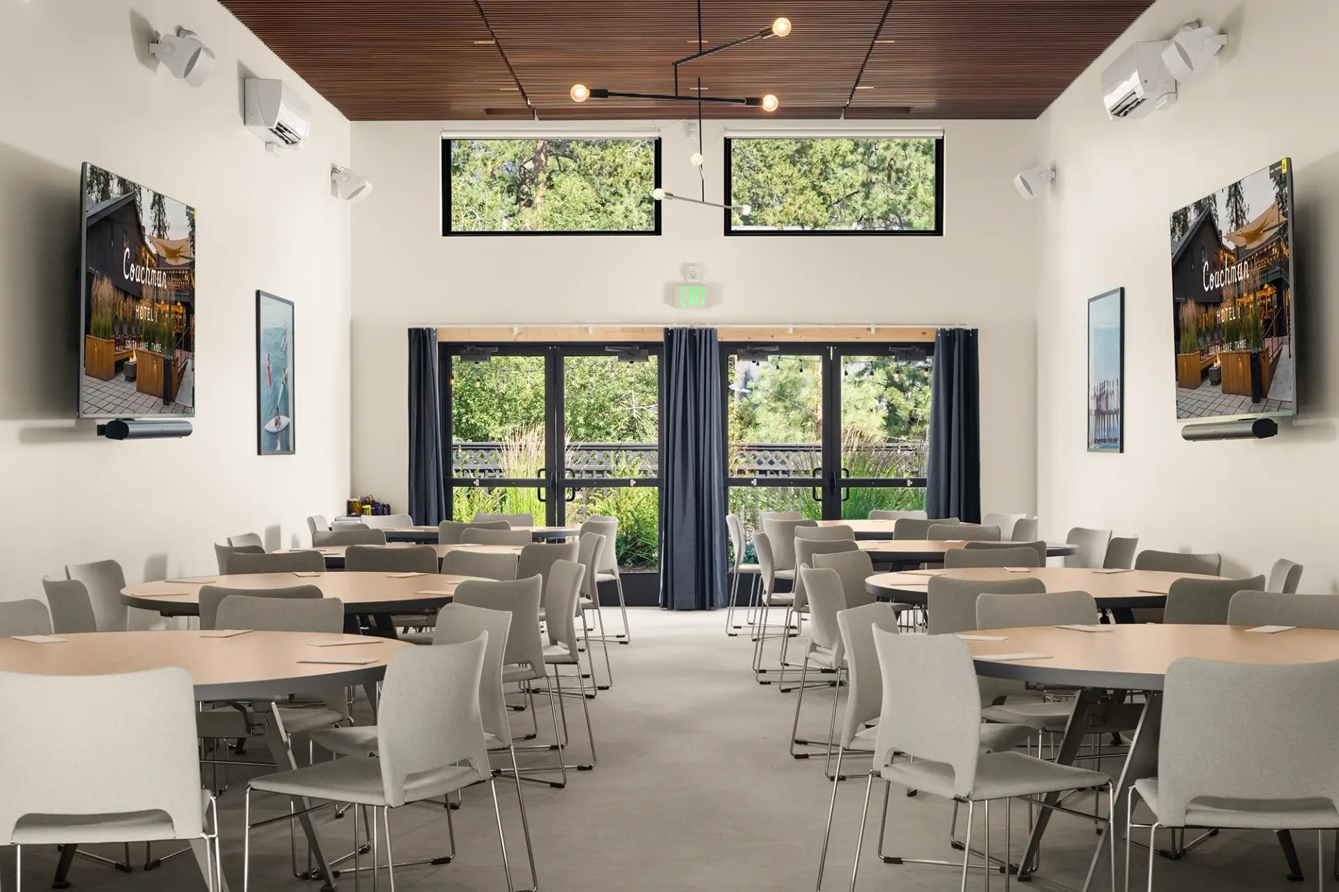 Heavenly Room + Patio image 1