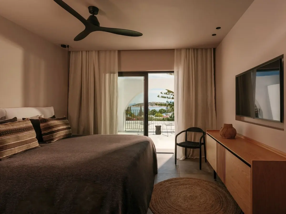 Minos Beach Art Hotel
