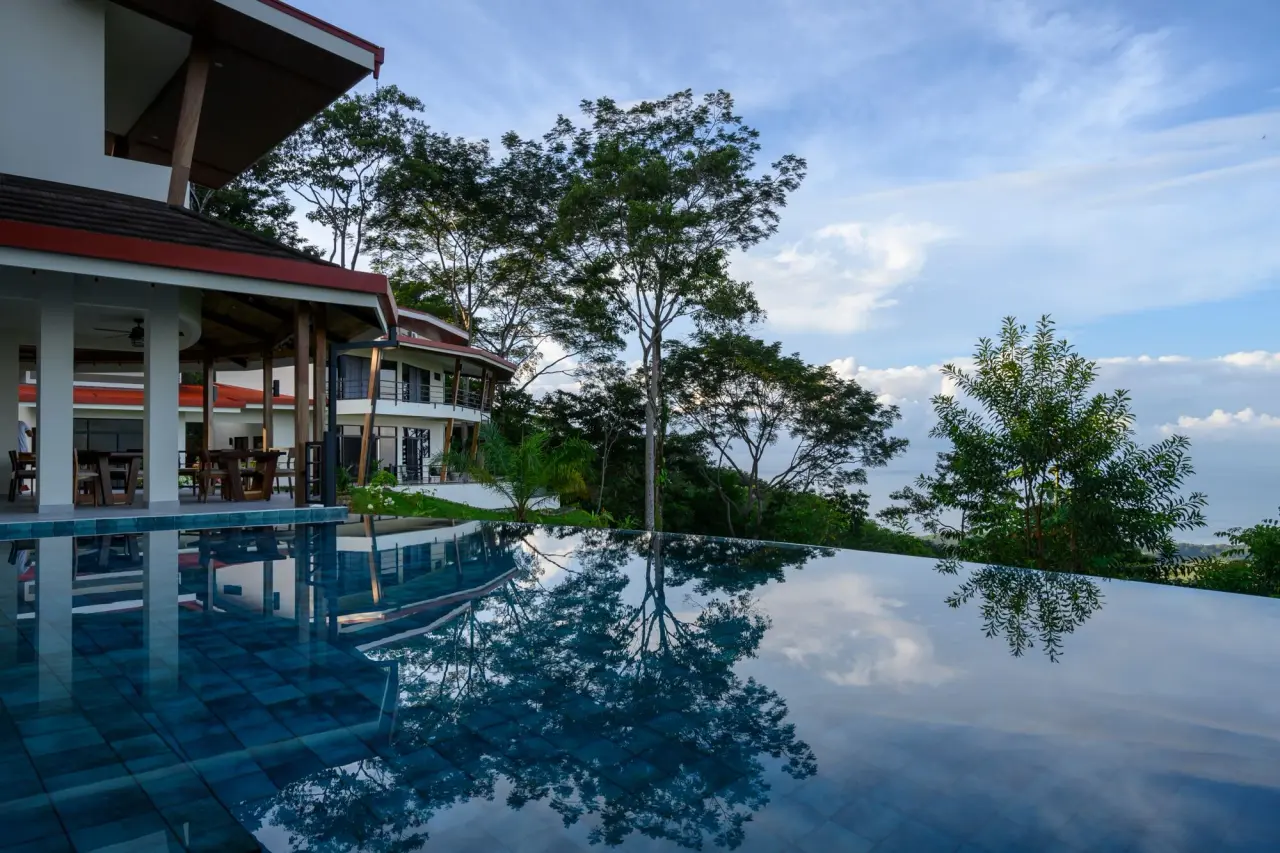 Lapazul Boutique Retreat Center