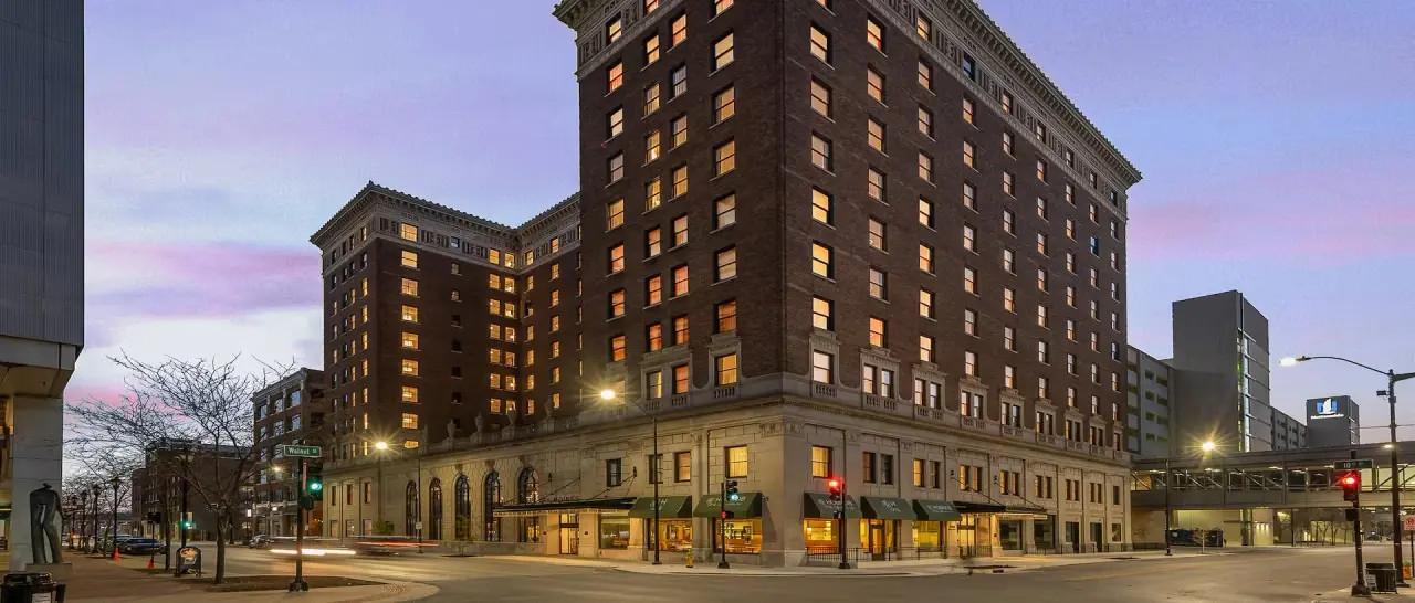 Hotel Fort Des Moines, Curio Collection by Hilton
