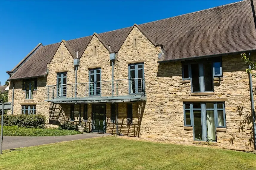 Middle Aston House