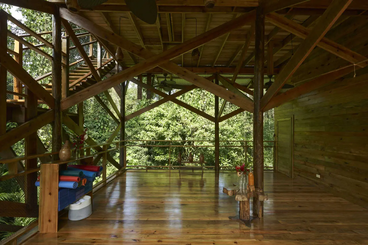 Casa Cayuco Eco-Adventure Lodge