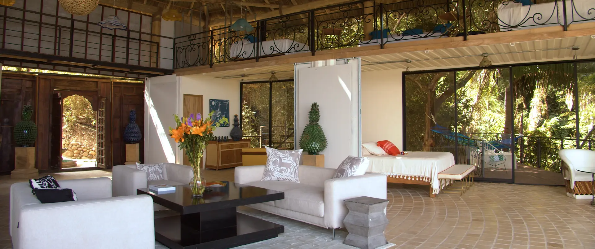 Amor Eterno Gathering Area image 3