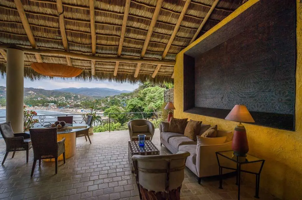 Besito Dulce Gathering Area image 4